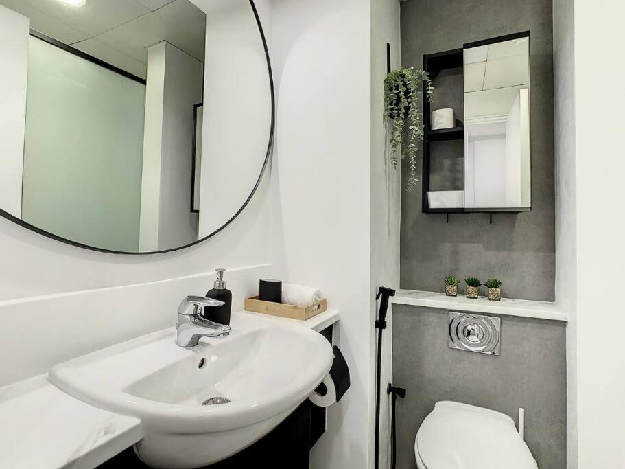 Luxury Modern Studio In Jlt With Amazing View & Rooftop Pool - Sleeps 3 Dubai Exterior foto